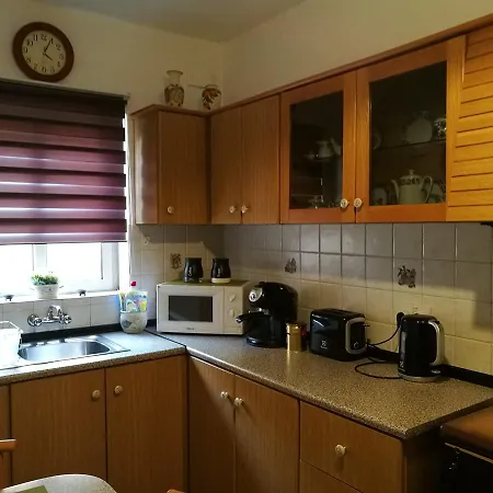 Apartment Village Corner 3 Bedroom With Garage