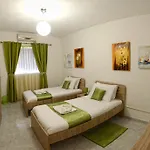 아파트 Village Corner 3 Bedroom