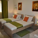 Village Corner 3 Bedroom 아파트 *