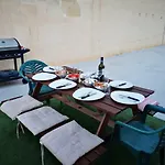 Village Corner 3 Bedroom 아파트