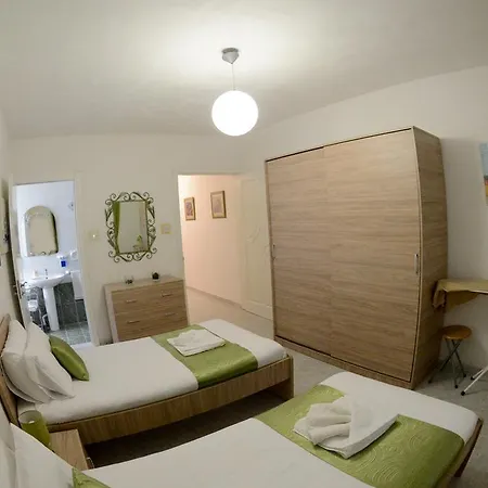 Village Corner 3 Bedroom 公寓 *