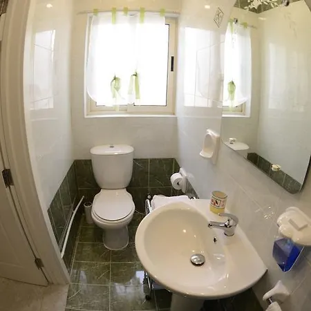 Village Corner 3 Bedroom 公寓