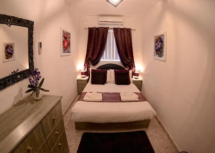 Village Corner 3 Bedroom Apartament