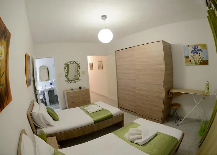 Village Corner 3 Bedroom Apartament *