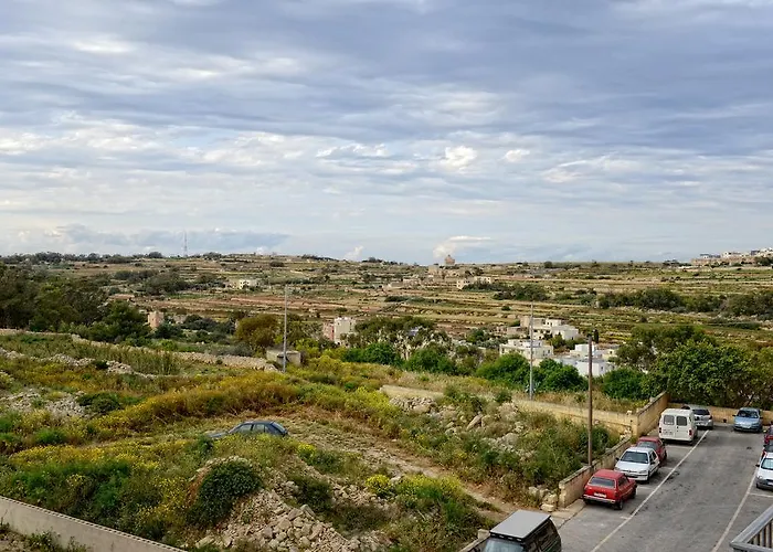 Village Corner 3 Bedroom 아파트 *