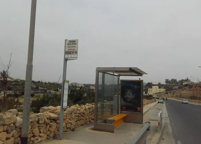 Village Corner 3 Bedroom 아파트